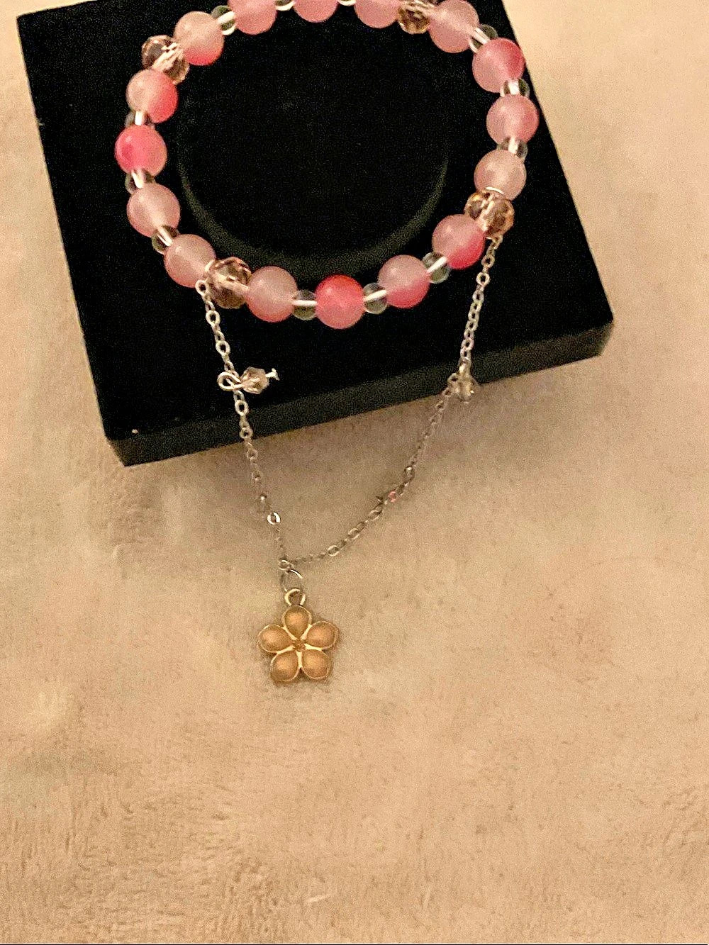 Beaded Pendant Bracelet in Pink & Gold Like New